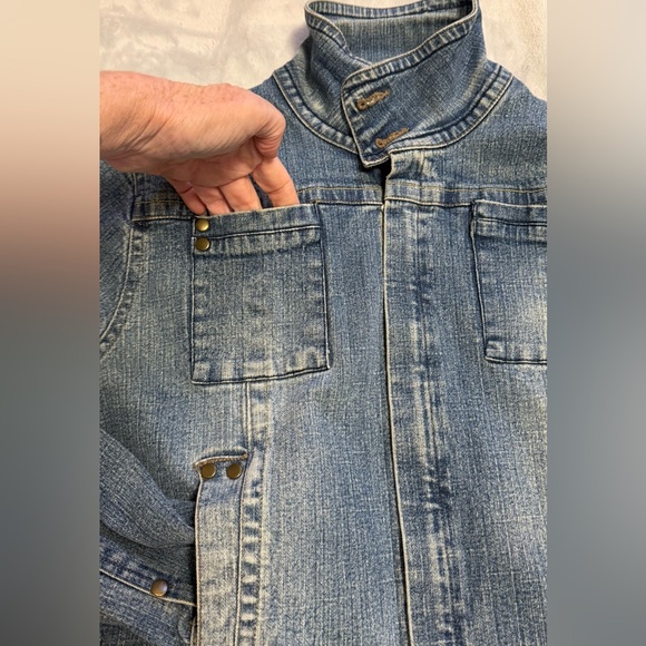 Upcycled Frida Kahlo vintage Jean jacket - Picture 8 of 9